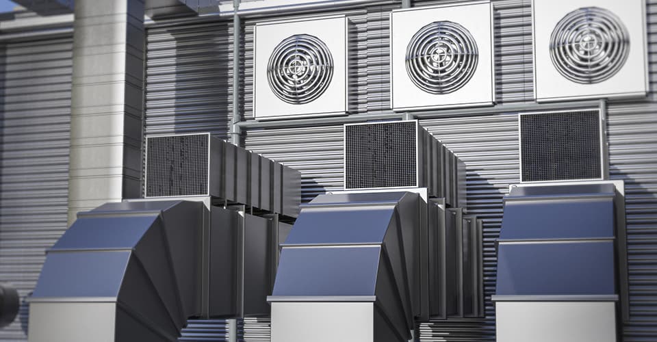 Isolamento térmico em refrigeração industrial: quando a espuma fecha o vão mas não resolve o problema | Blog Isolamento térmico em refrigeração industrial: quando a espuma fecha o vão mas não resolve o problema | Blog